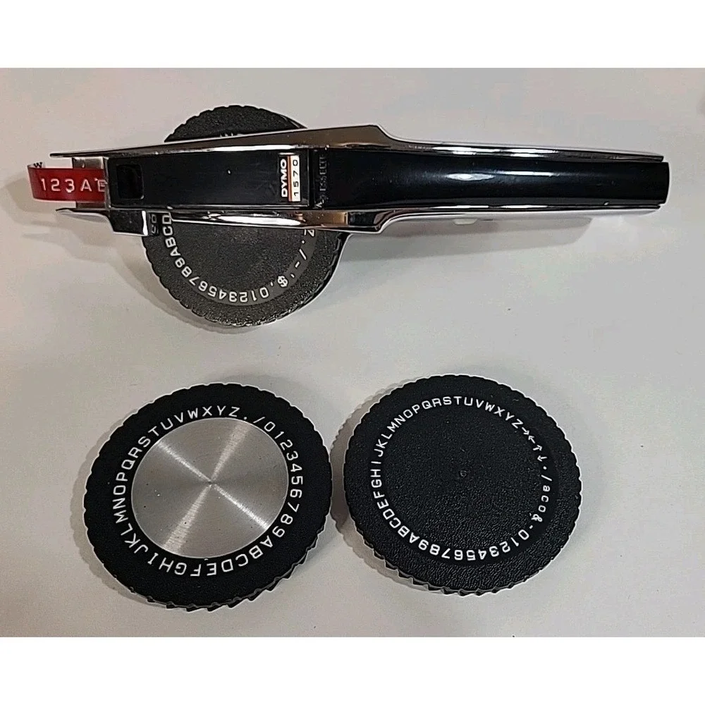 Dymo Model 1570 Manual Dial Type Label Maker Complete With Travel Case